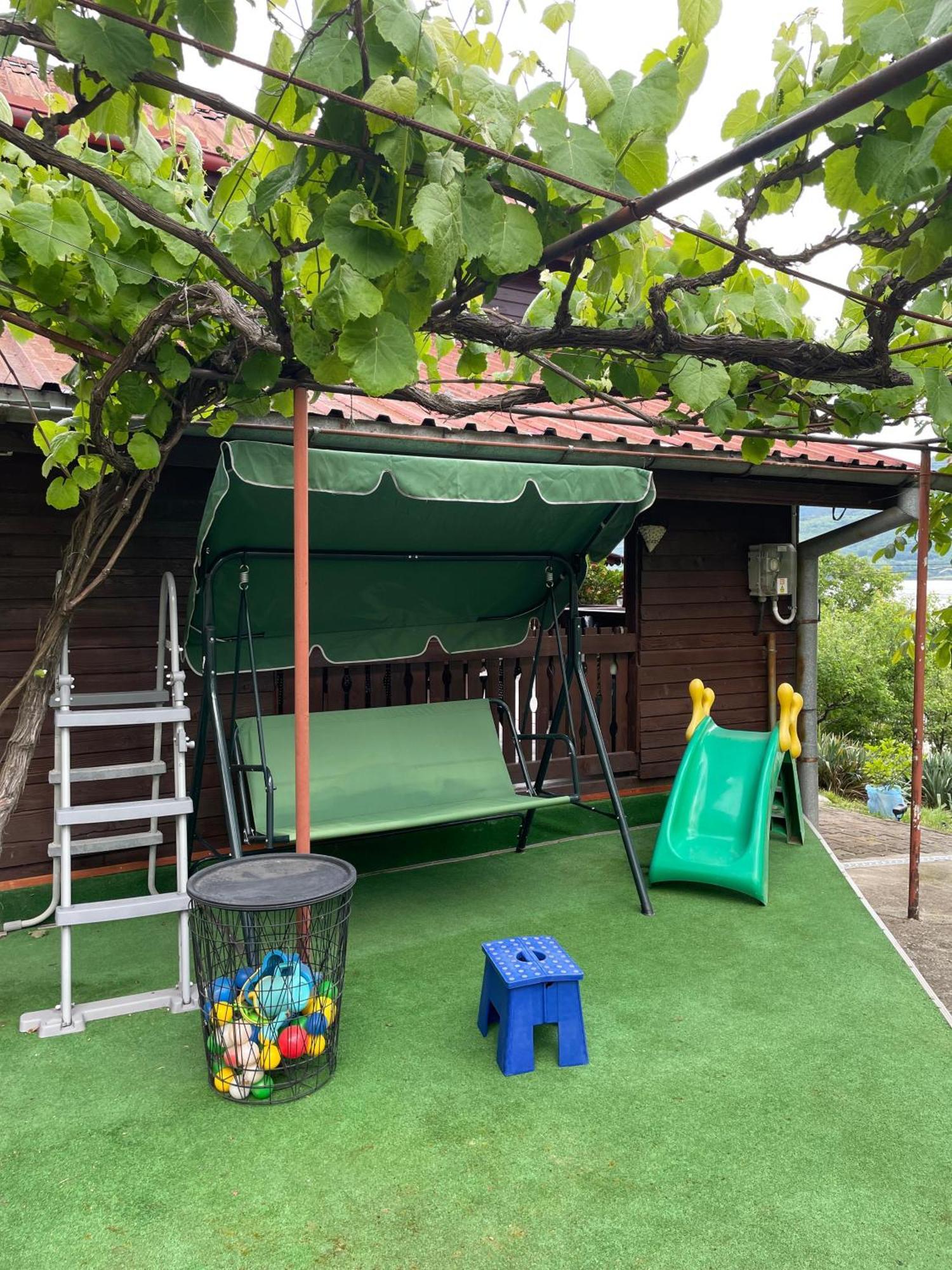 Casa Melania Eselnita Exterior foto